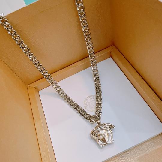 Versace necklace 11lyh104